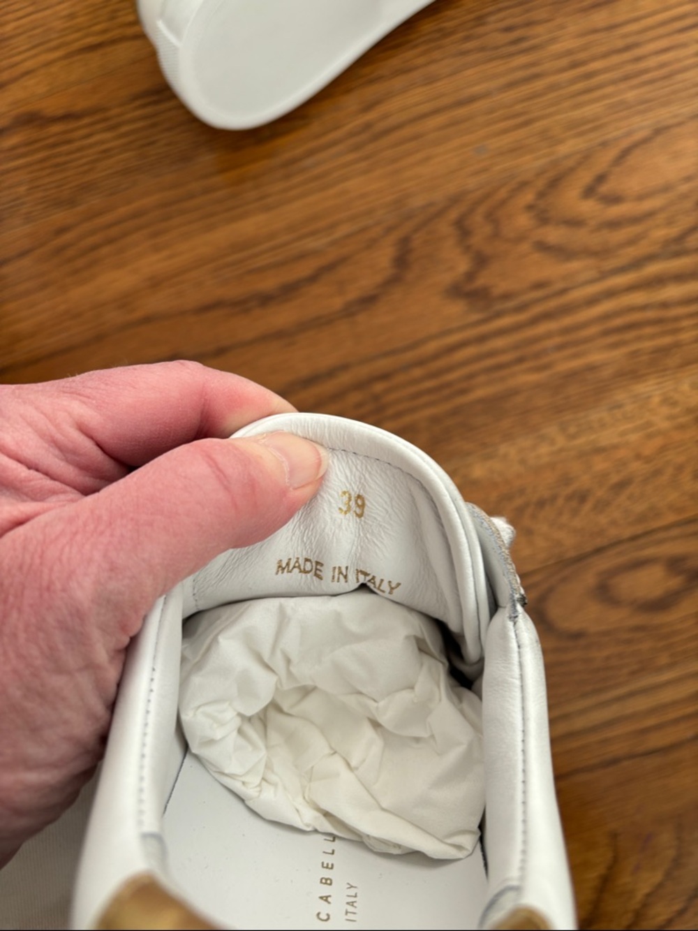 Oliver Cabell LOW 1 Malibu Sneakers in White with Gold - Picture 9 of 10